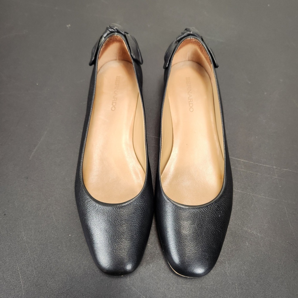 Bernardo Women Black Pebbled Leather Bow Back Ballet Flats Size 9.5 M Round Toe - Picture 7 of 9